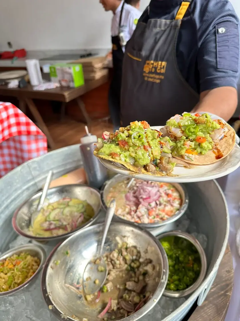 Servicio de tacos y tostadas de mariscos para eventos en Cancún - ChefToGo 8